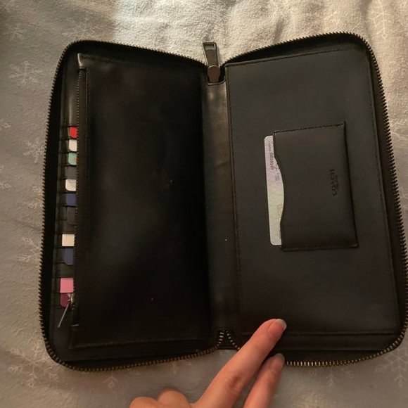 coach wallet - Picture 2 of 3